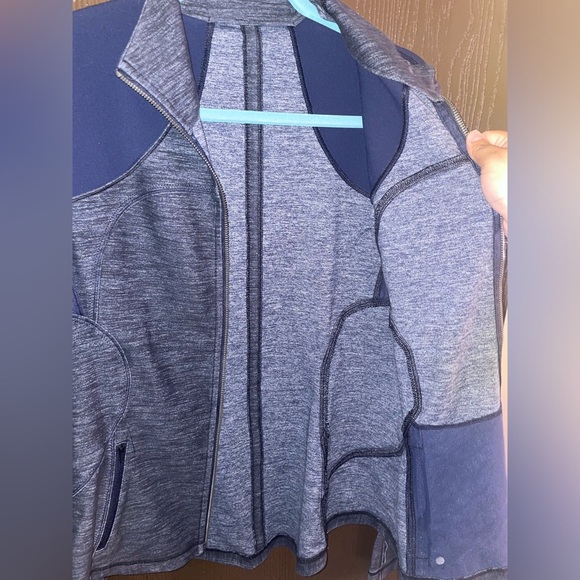 Lululemon Jacket - Picture 8 of 9